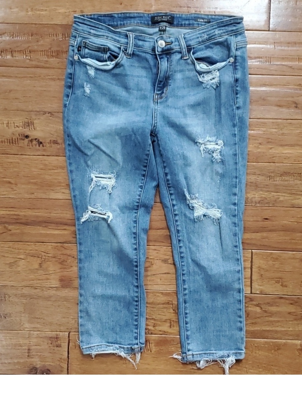 Judy Blue Taylor Distressed Capri Fit Jeans